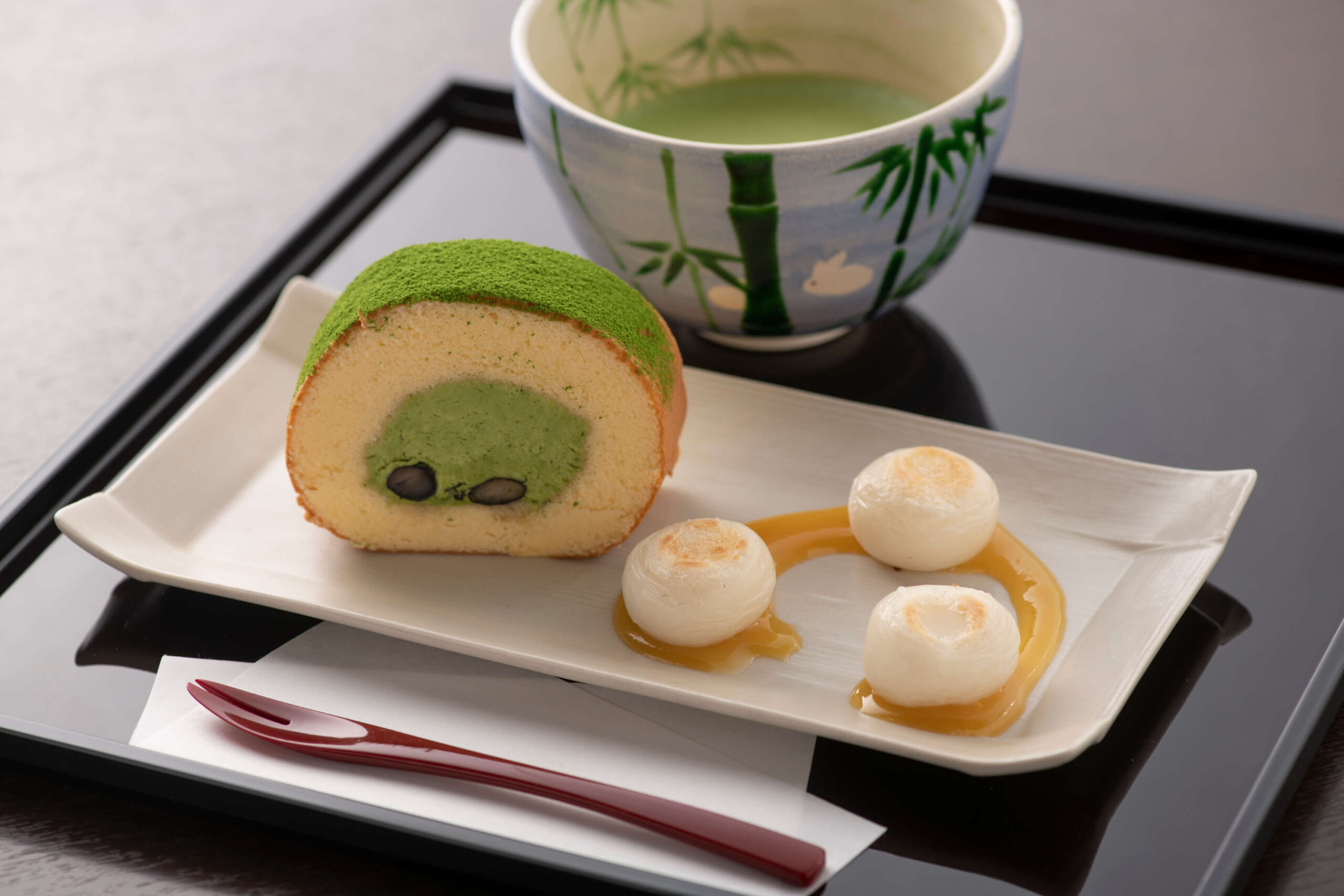宇治抹茶ロールケーキとお団子